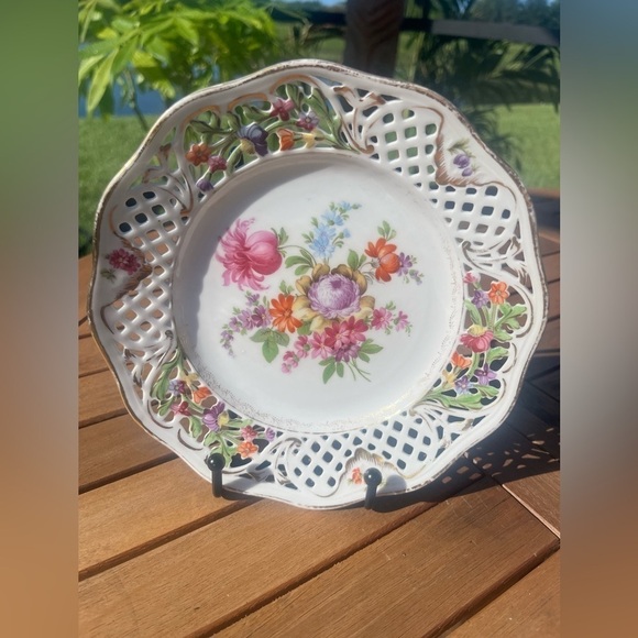 Schumann Bavaria Germany, Basket / Plate, Reticulated, Gold Trim, w/Flowers - Picture 1 of 9